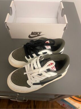 Travis Scott Kids Sneakers. 9C